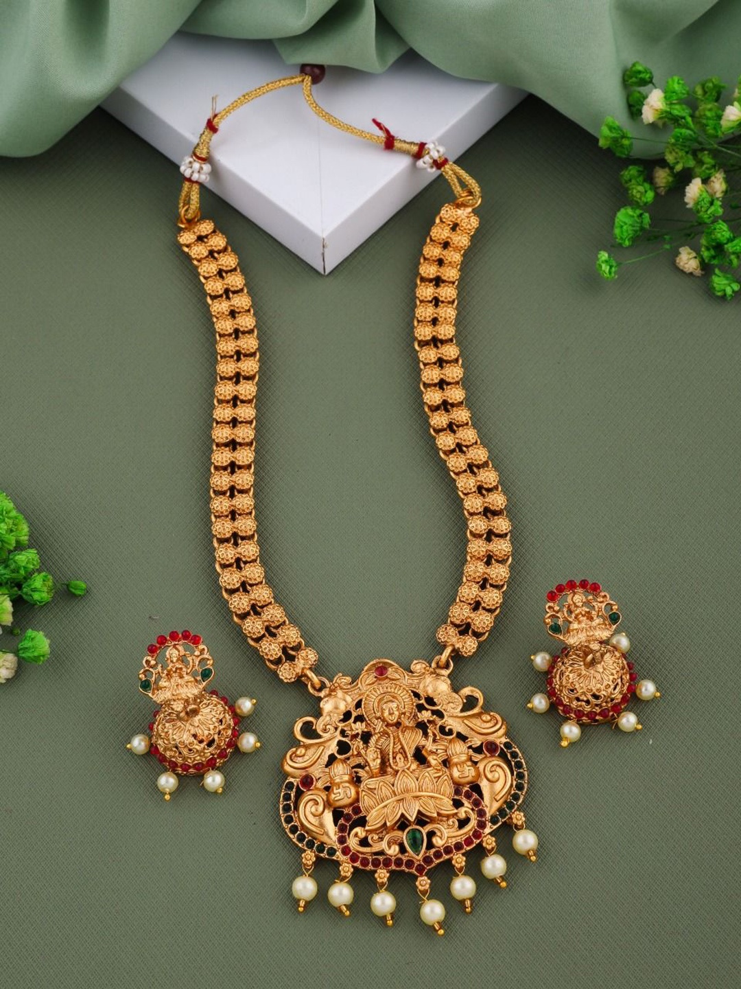 

Anouk Gold-Plated Cubic Zirconia Studded And Beaded Jewellery Set