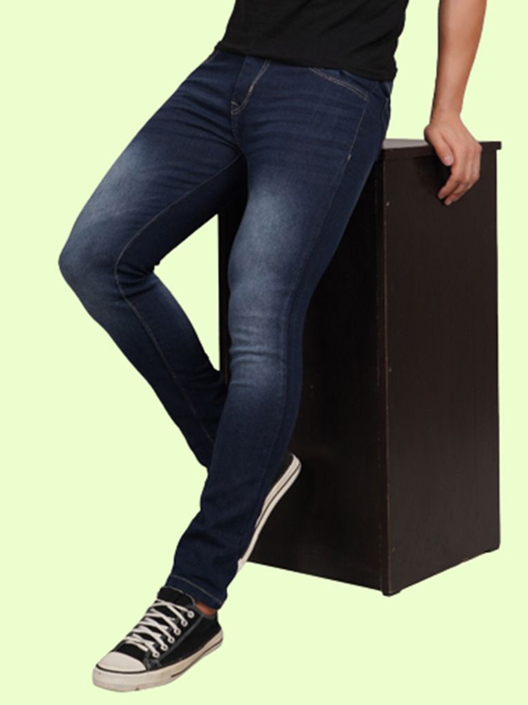

LINARIA Men Classic Slim Fit Mid-Rise Light Fade Jeans, Blue