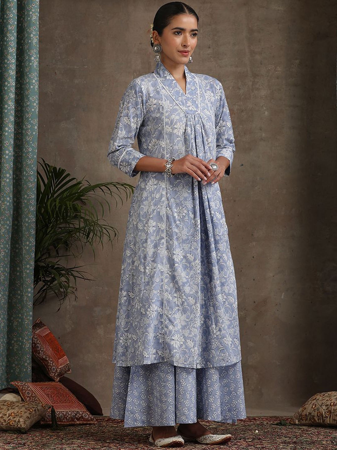 

Khushal K Floral Printed V Neck Pure Cotton Kurta With Palazzos & Dupatta, Blue