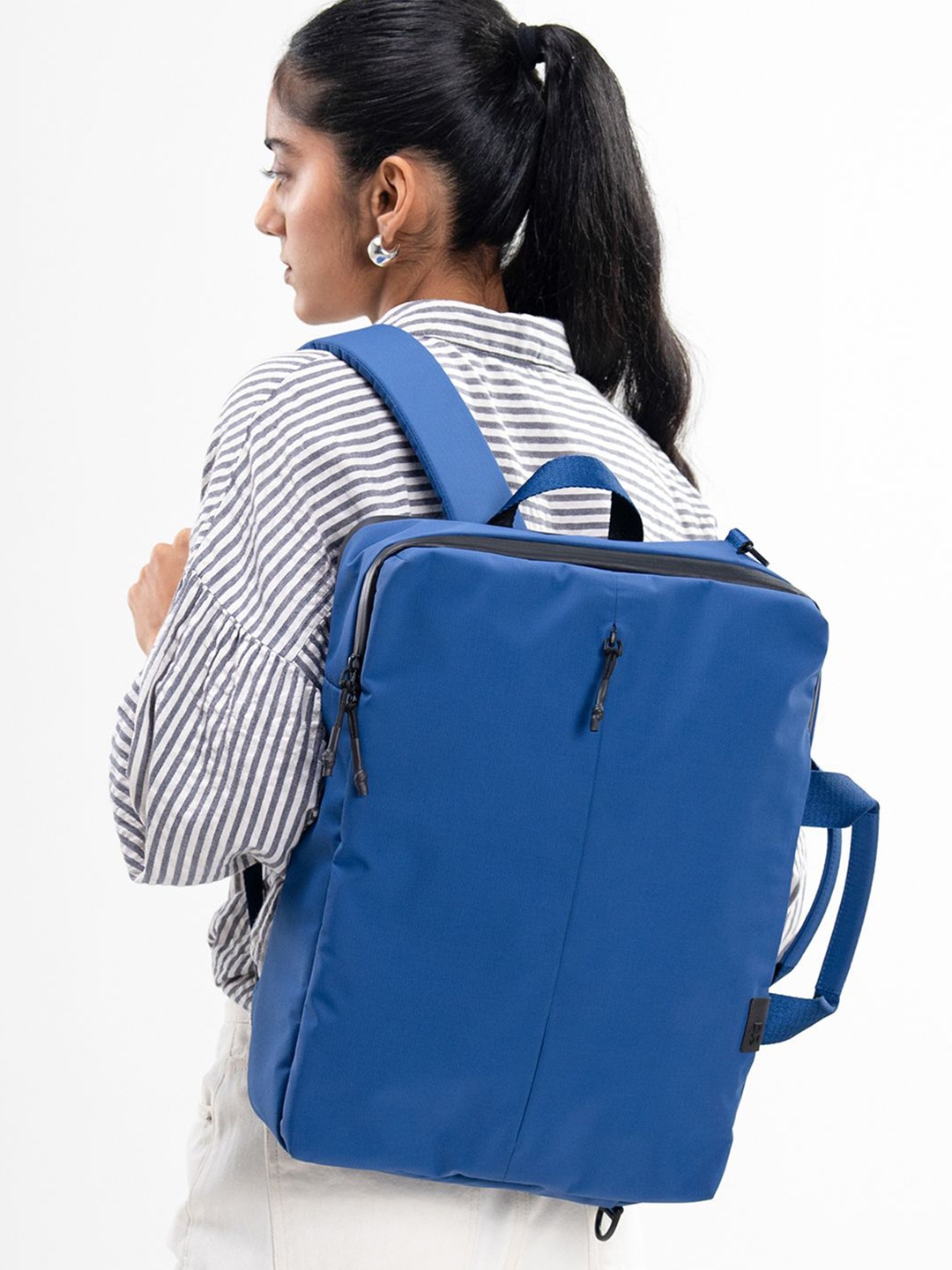 

DailyObjects Structured Shoulder Bag, Blue