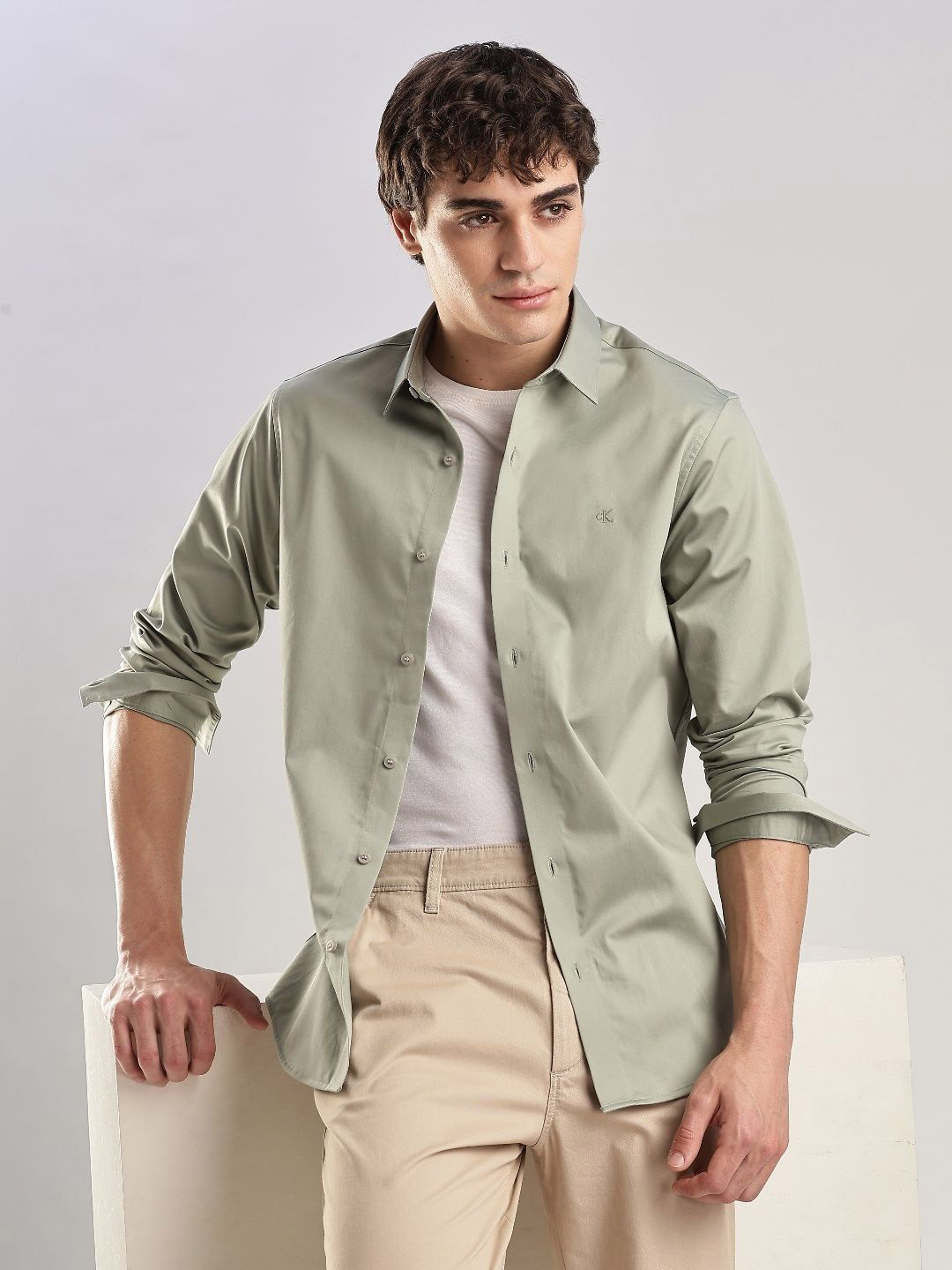 

Calvin Klein Jeans Men Slim Fit Opaque Casual Shirt, Green