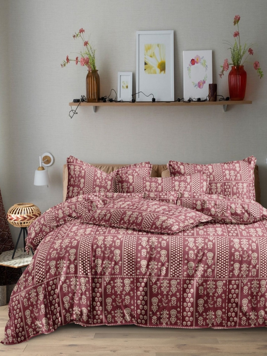 

Eleganta Maroon & Beige Ethnic Motifs 350 TC King Bedsheet with 2 Pillow Covers