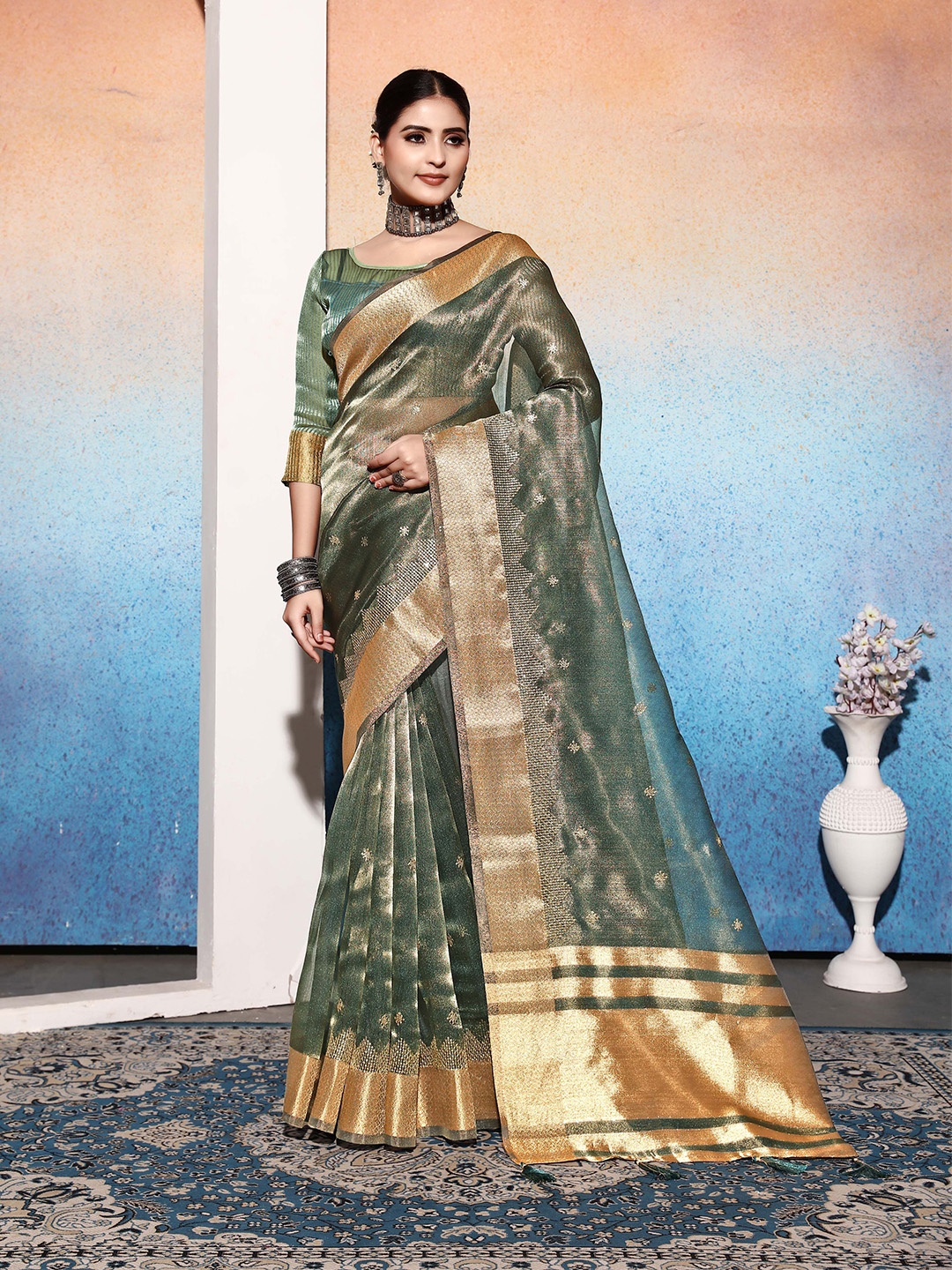 

VIRENDRA TEXTILES Woven Design Zari Tissue Saree, Green