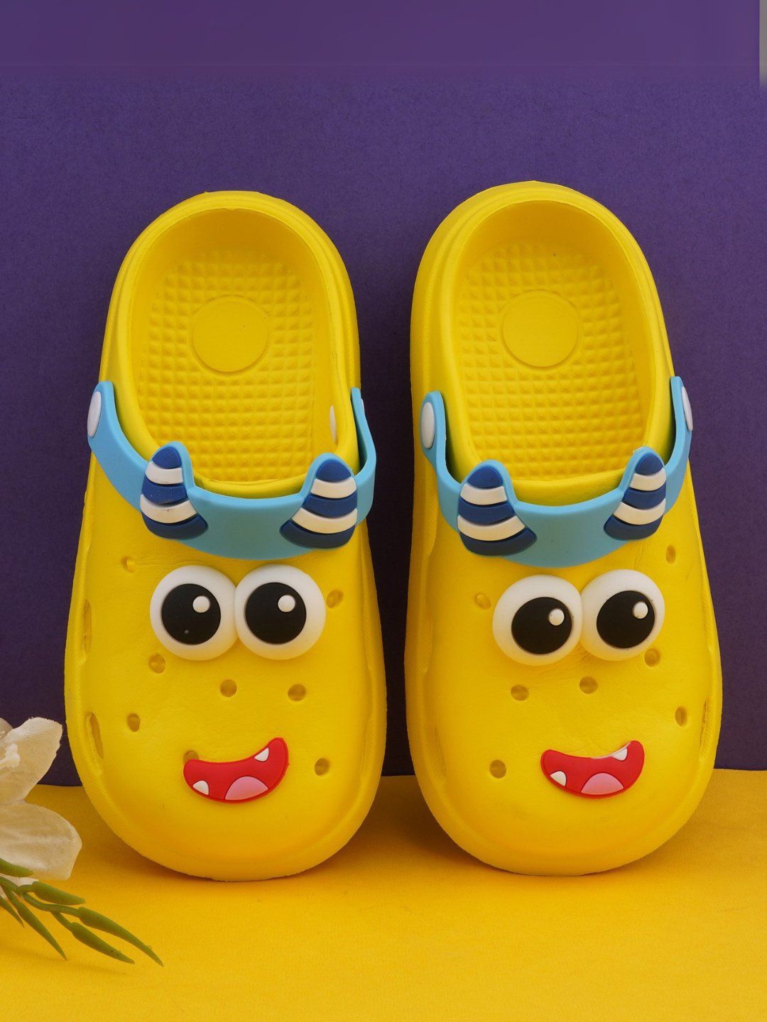 

Miscreef Kids Clogs, Yellow