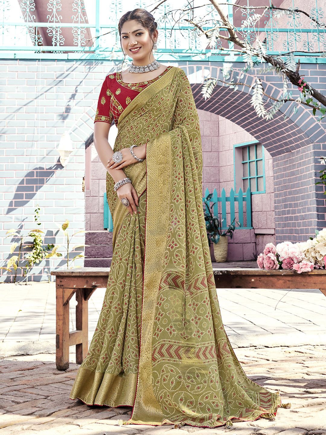 

Mitera Bandhani Zari Poly Georgette Bandhani Saree, Olive