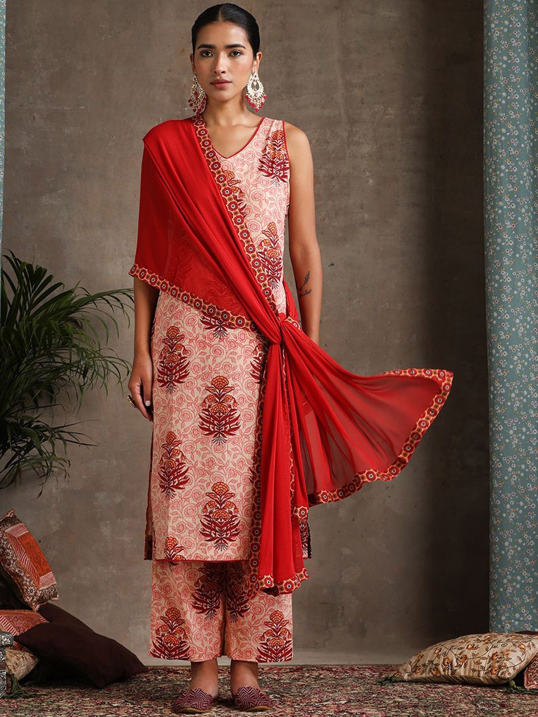 

Khushal K Women Ethnic Motifs Printed Regular Pure Cotton Kurta with Palazzos & With Dupatta, Red
