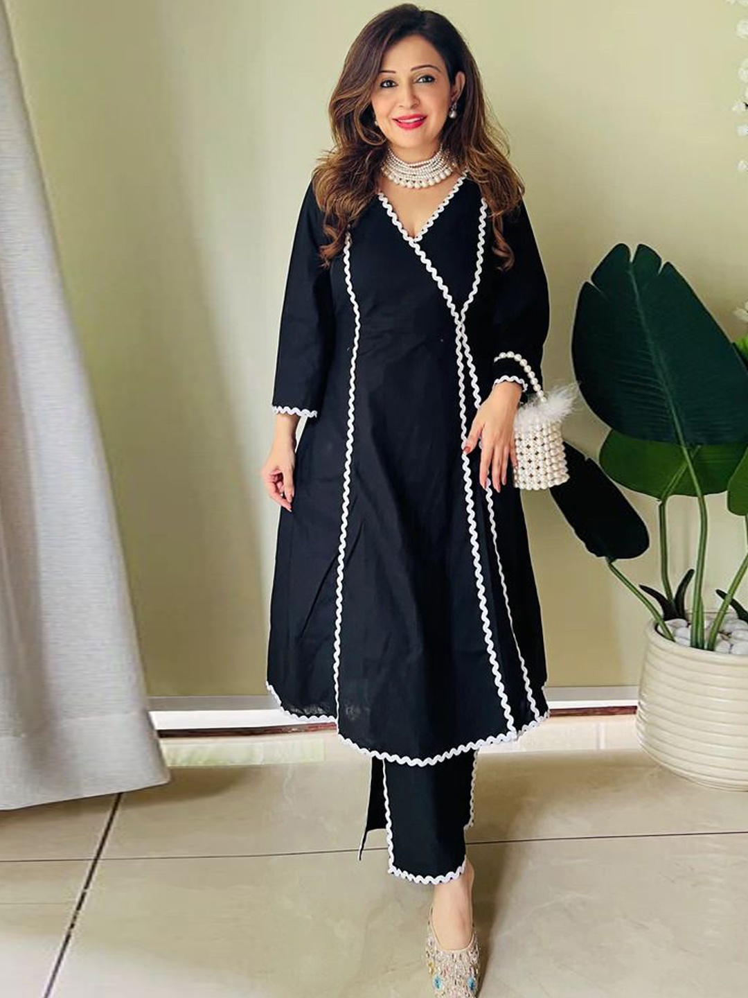 

FFI Women Regular Lace A-Line Kurta with Trousers, Black