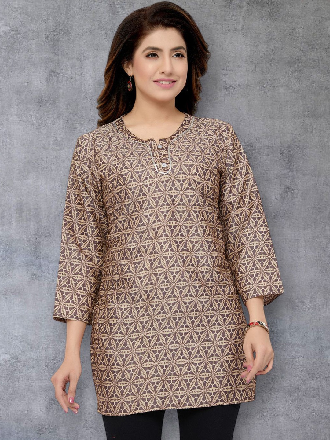 

Saree Swarg Ethnic Motifs Printed Straight Kurti, Beige