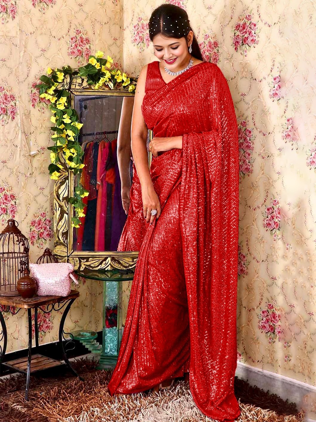 

MADHUR HAND WORK ART Embellished Sequinned Saree, Red