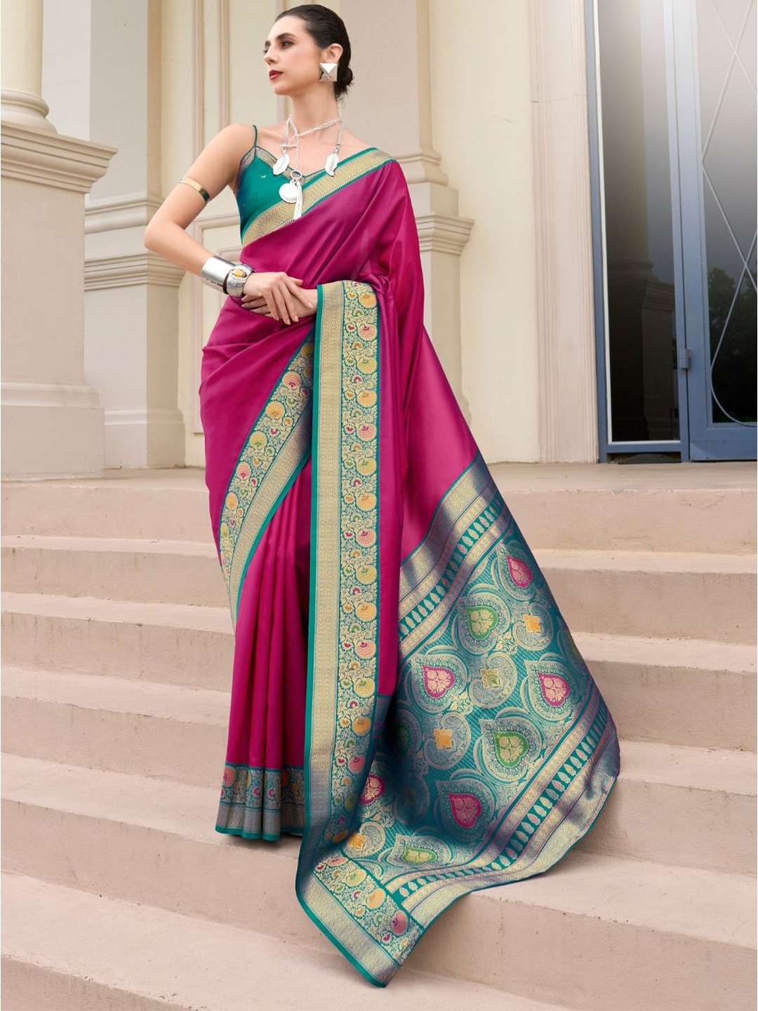 

DEVATITHI Maroon Pure Banarasi Soft Silk Saree