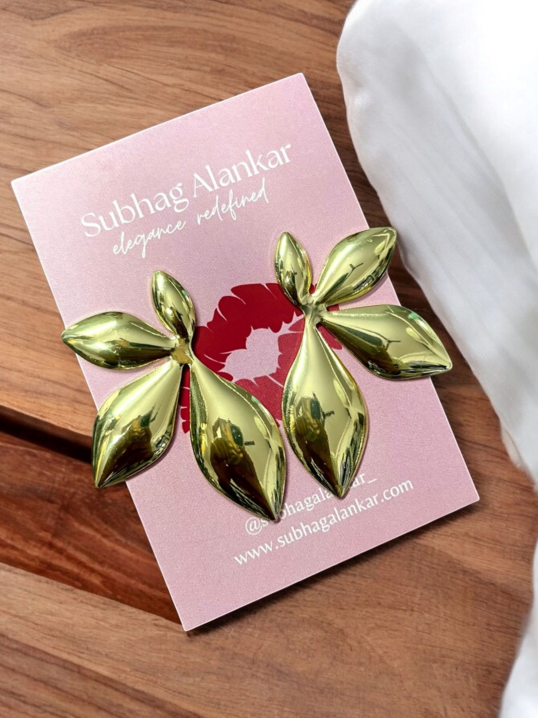 

SUBHAGALANKAR Gold-Plated Leaf Shaped Studs