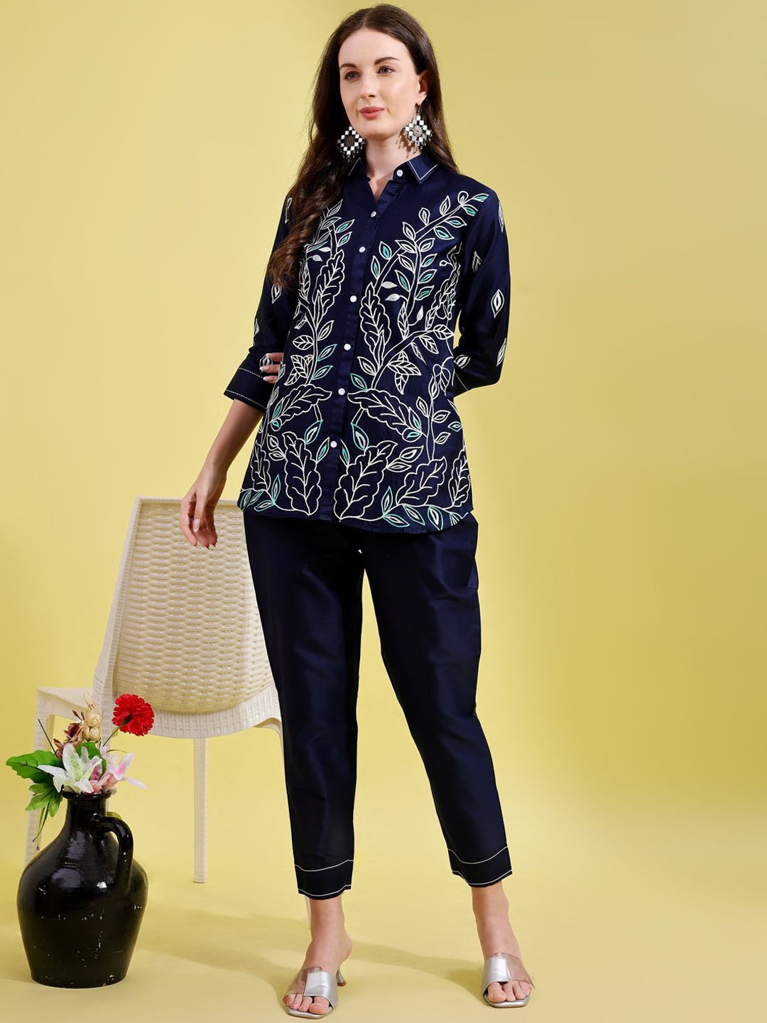 

Tikhi Imli Floral Embroidered Spread Collar Shirt With Trousers, Navy blue