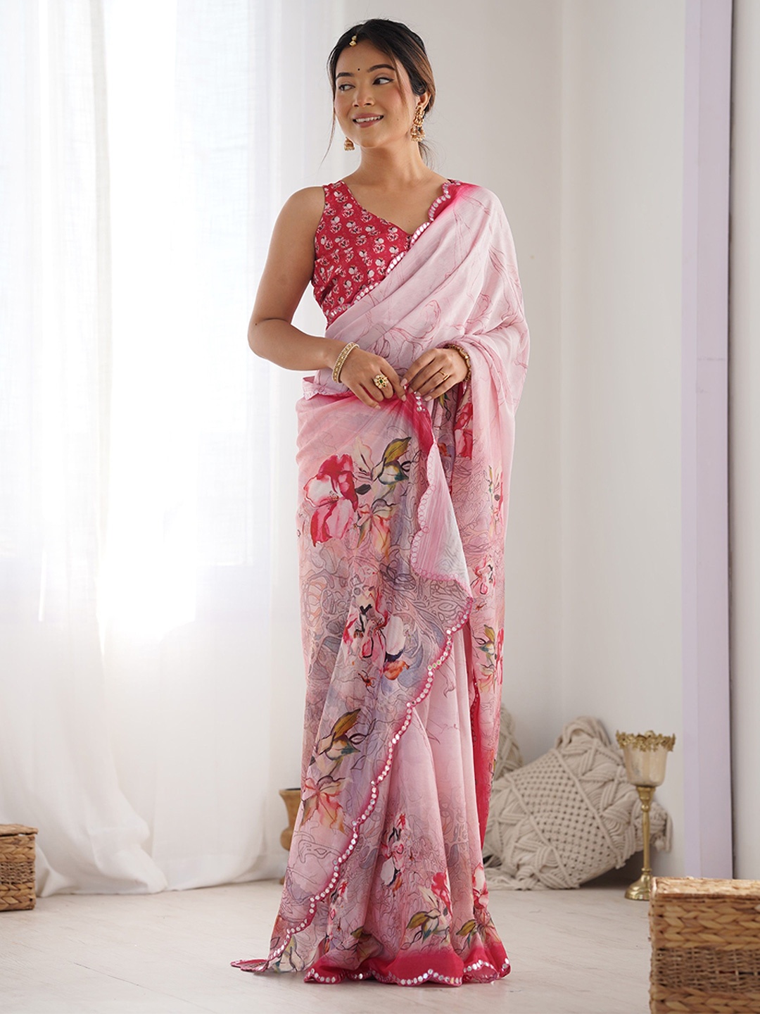 

DWIZA ENTERPRISE Floral Printed Mirror Work Pure Crepe Saree, Pink