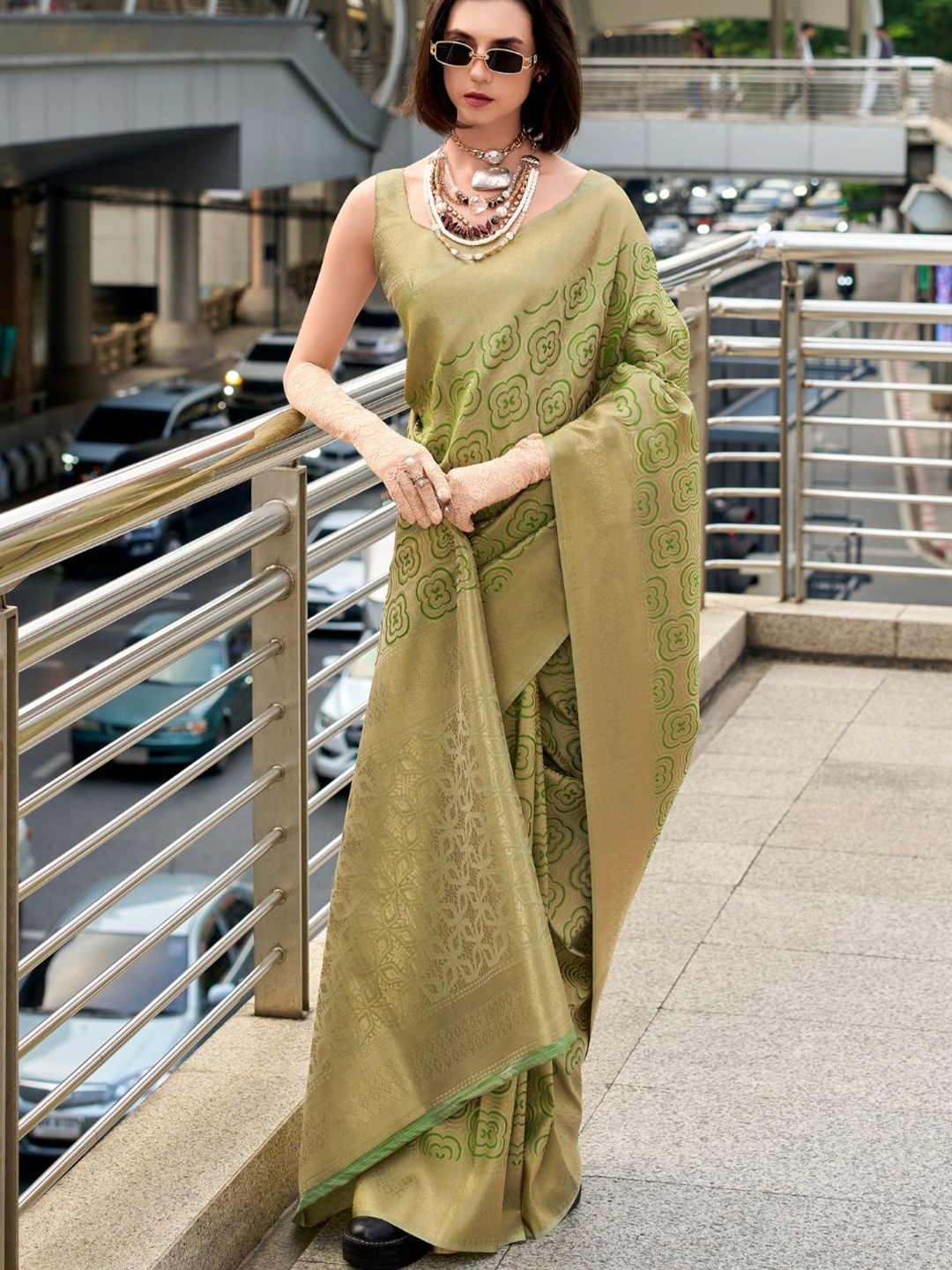 

DEVATITHI Kanchivaram Buttery Silk Saree, Olive