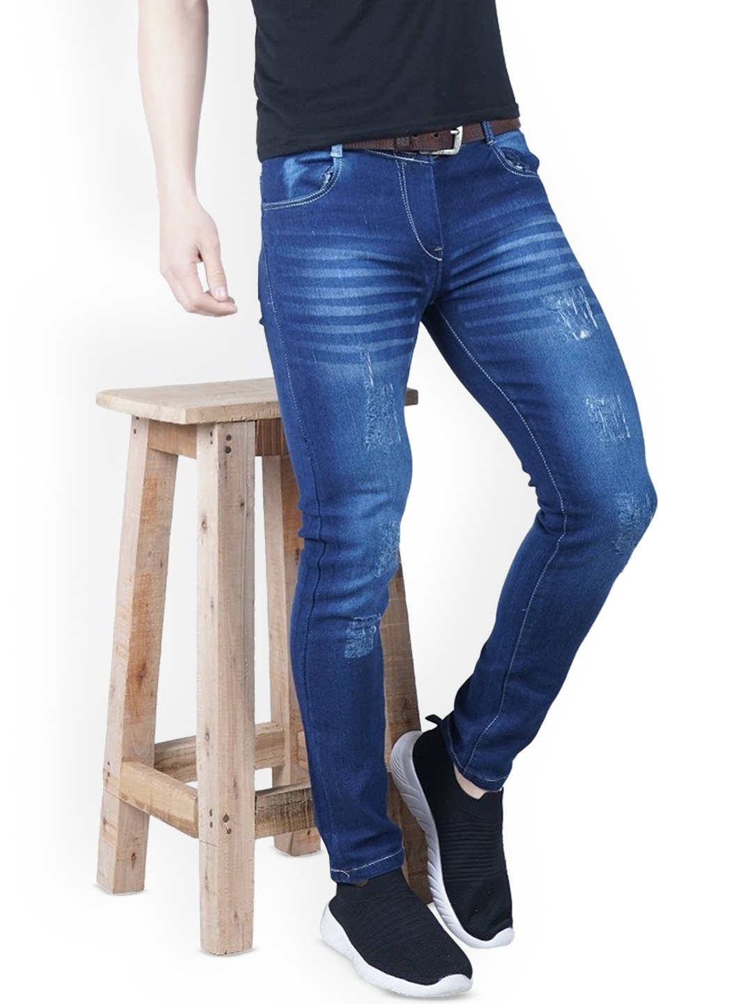 

LINARIA Men Classic Slim Fit Mildly Distressed Light Fade Jeans, Blue
