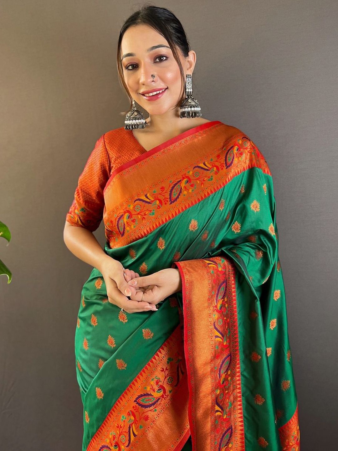 

House of Pataudi Woven Design Ethnic Paithani Saree With Blouse Piece, Green