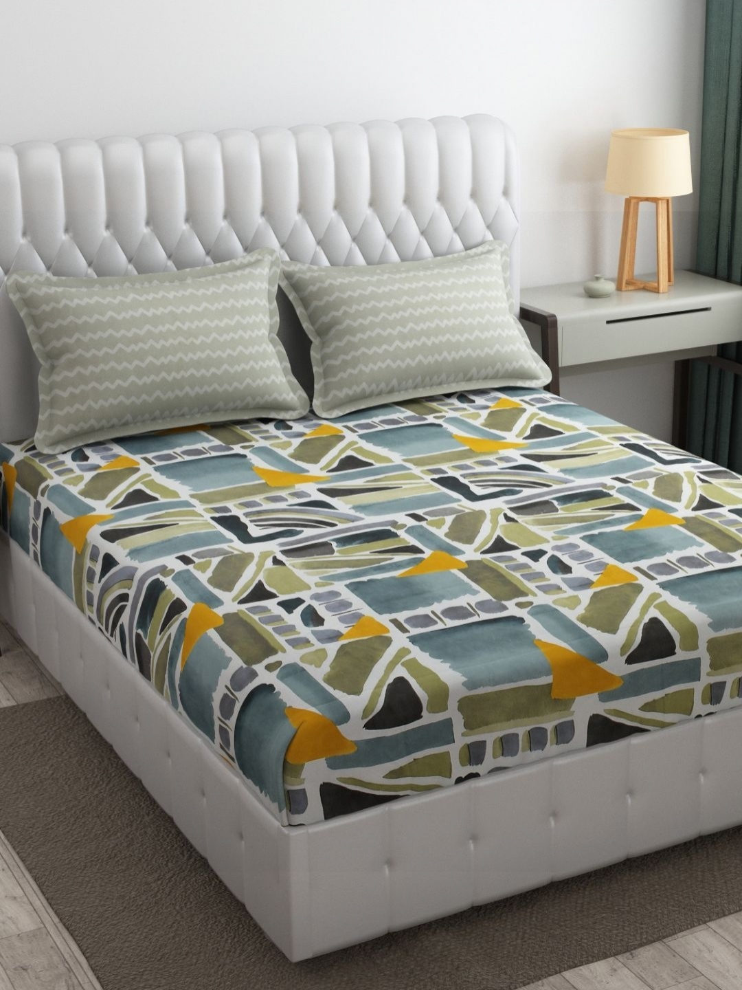 

SHOPHOX White & Green Geometric Printed 210 TC King Bedsheet Set-1.82 m x 1.98 m