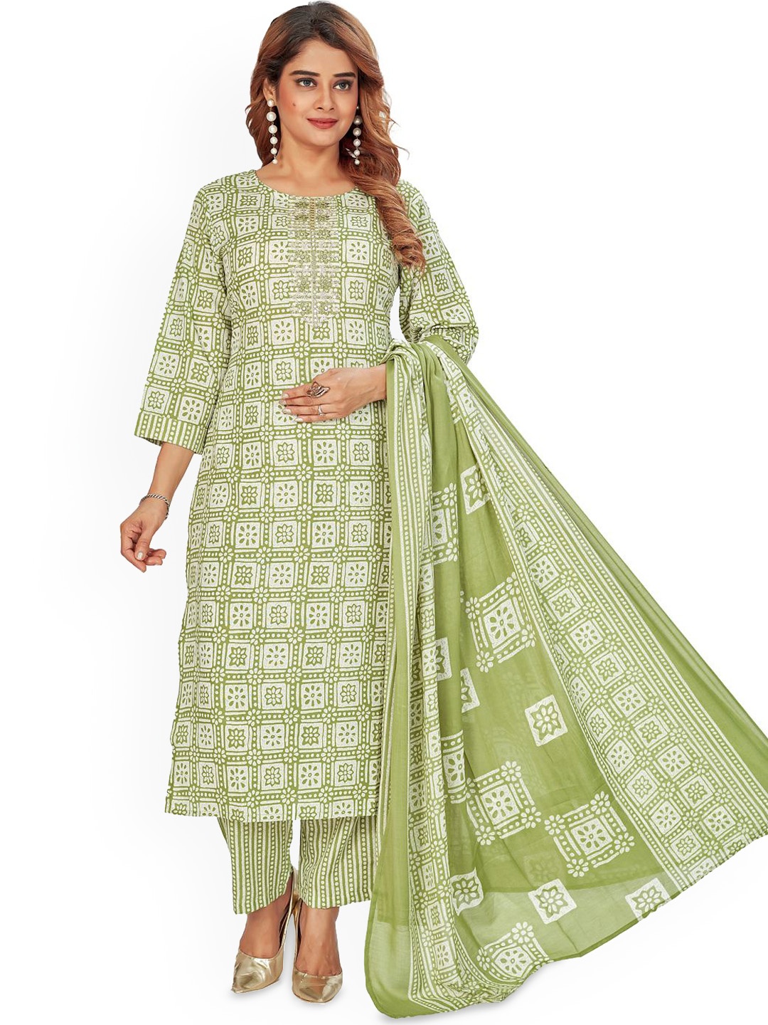 

Amchoor Floral Printed Straight Kurta with Trousers & Dupatta, Green