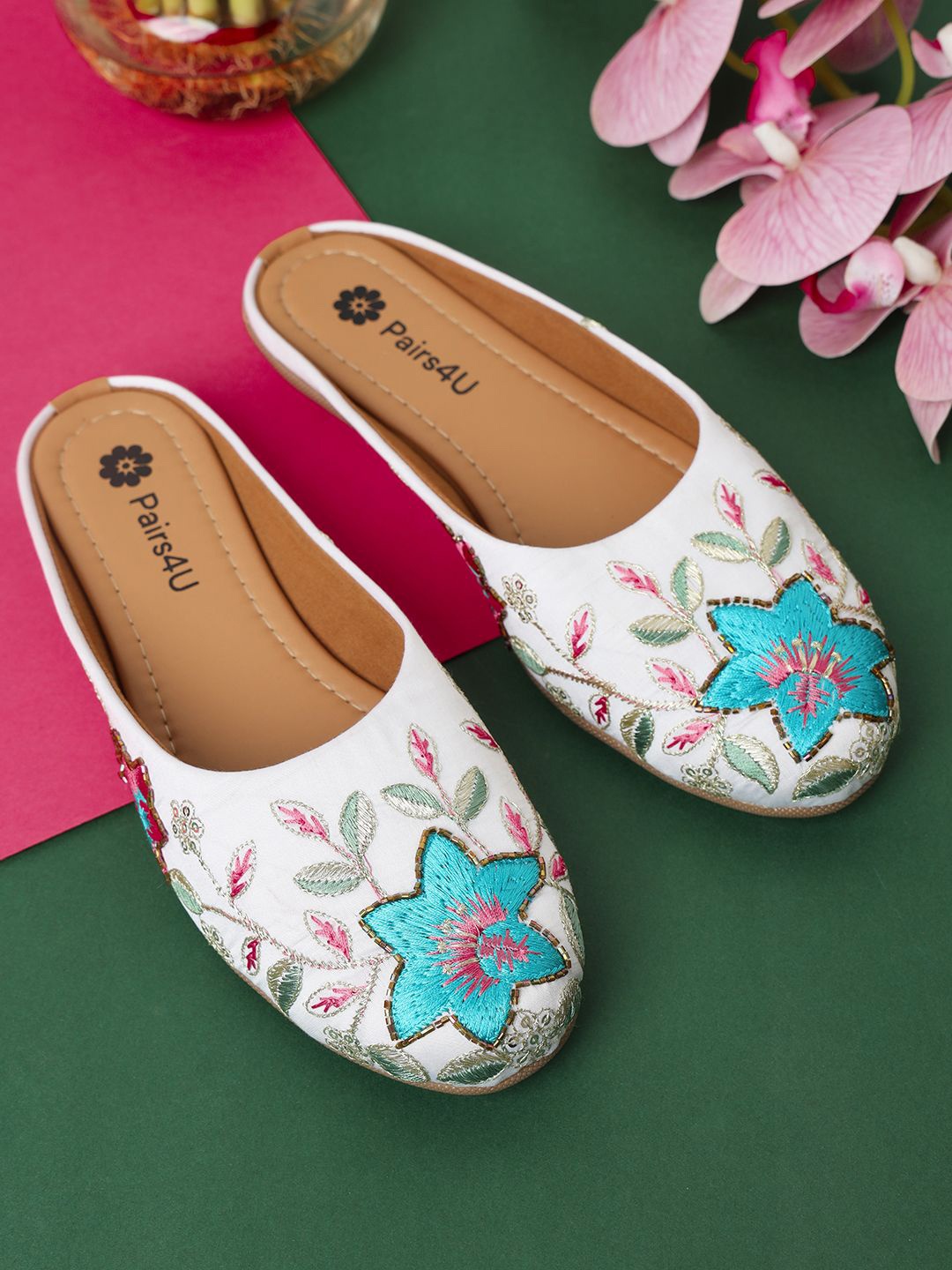 

Pairs4U Women Embellished Ethnic Mojaris with Embroidered Flats, White