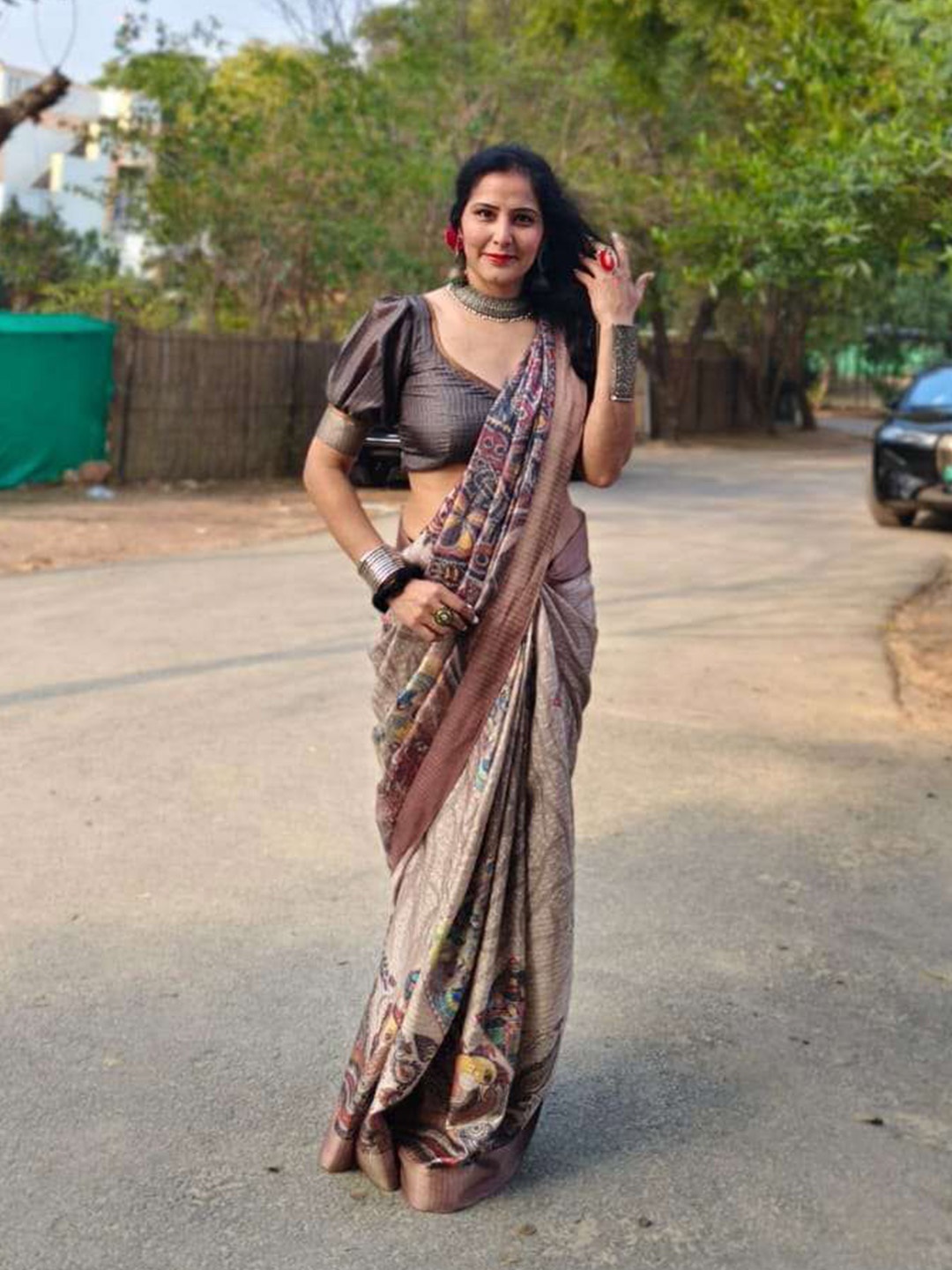 

SURACHITA Kalamkari Printed Zari Pure Silk Banarasi Saree, Beige