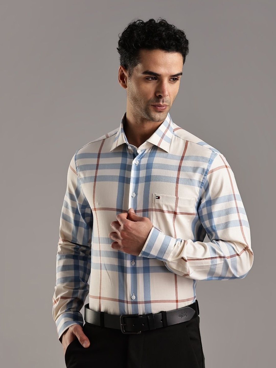 

Tommy Hilfiger Men Opaque Checked Formal Shirt, Off white