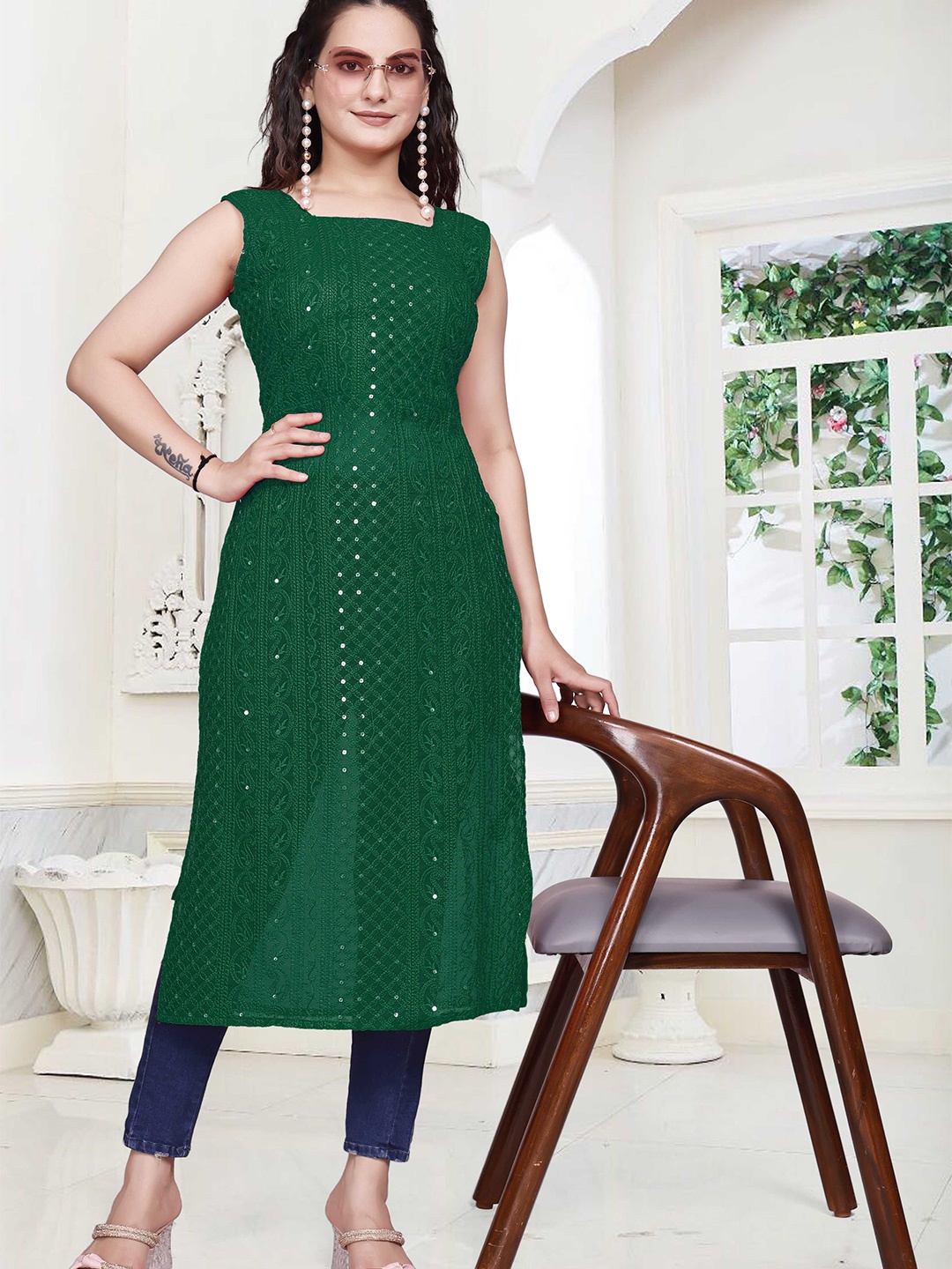 

PARROT CREATION Paisley Chikankari Sequinned Square Neck Sleeveless Straight Kurta, Green