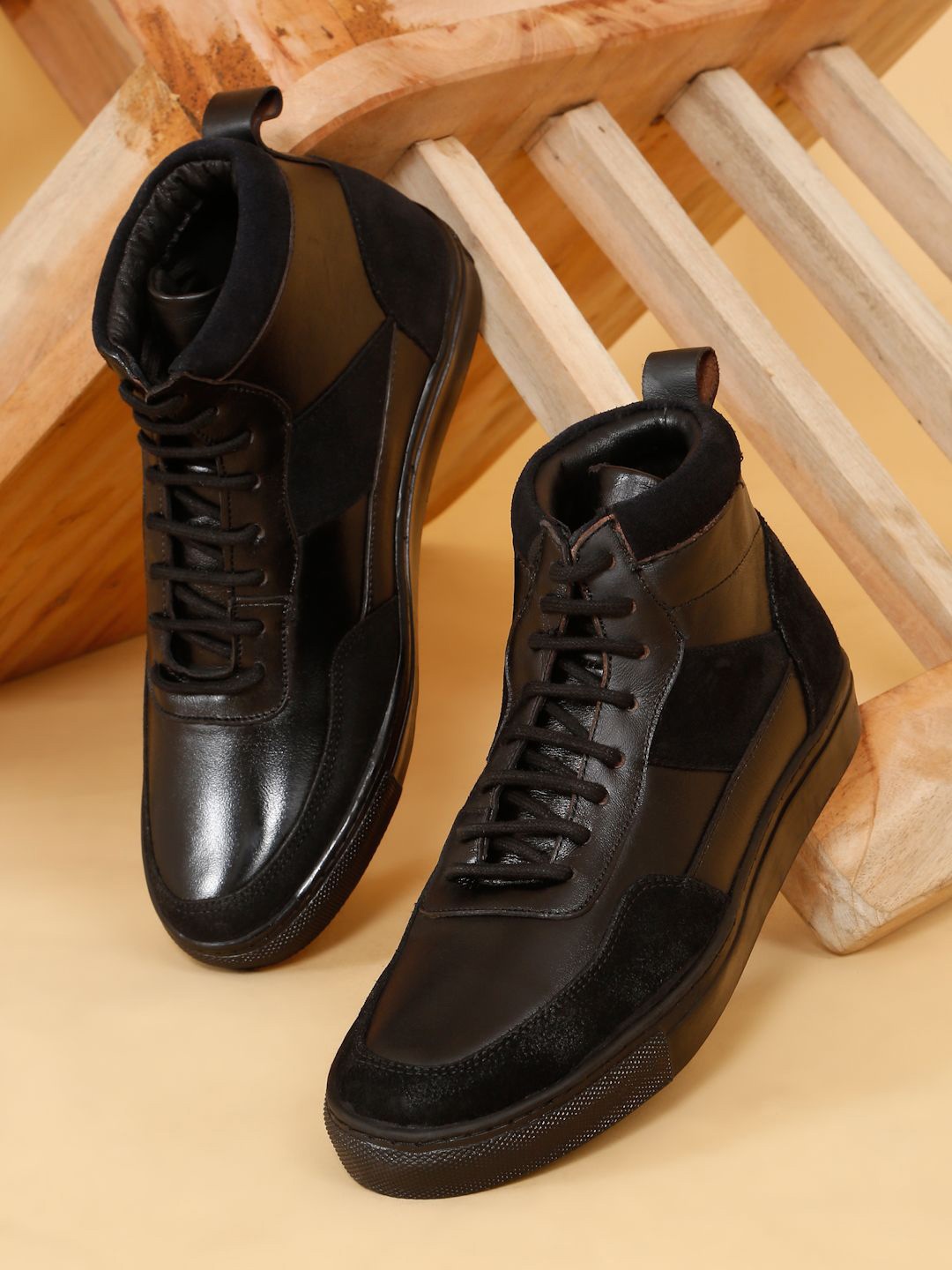

Teakwood Leathers Men Leather Sneakers, Black