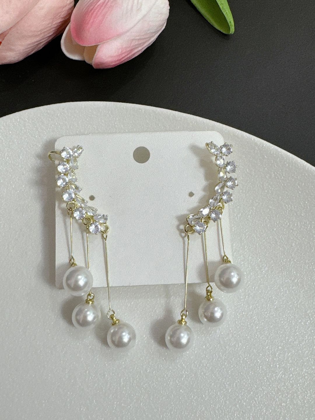 

FIMBUL Korean Gold-Plated American Diamond Studded Contemporary Ear Cuff Earrings