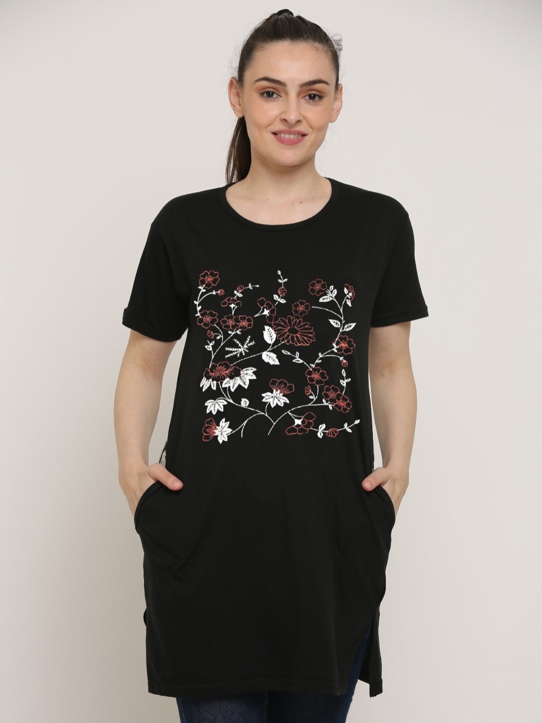 

DDASPRATION Women Printed Pockets T-shirt, Black
