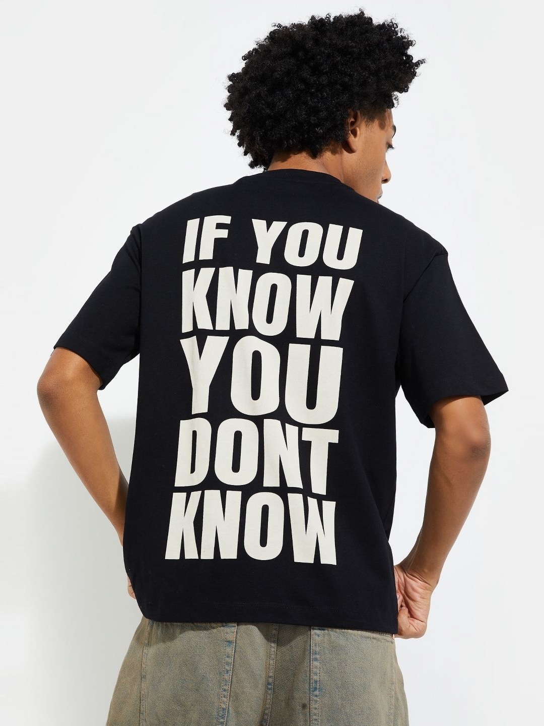 

max Men Typography Printed Applique T-shirt, Black