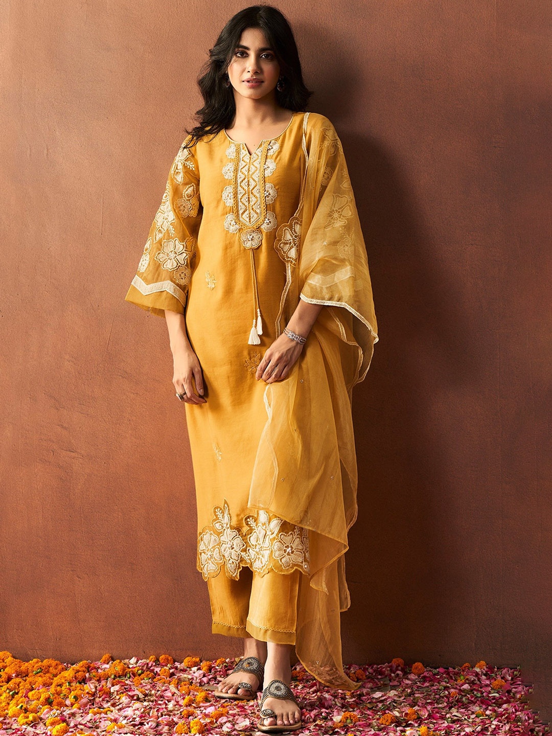

AUTUMN LANE Women Ethnic Motifs Embroidered Regular Sequinned Kurta with Trousers & With Dupatta, Yellow