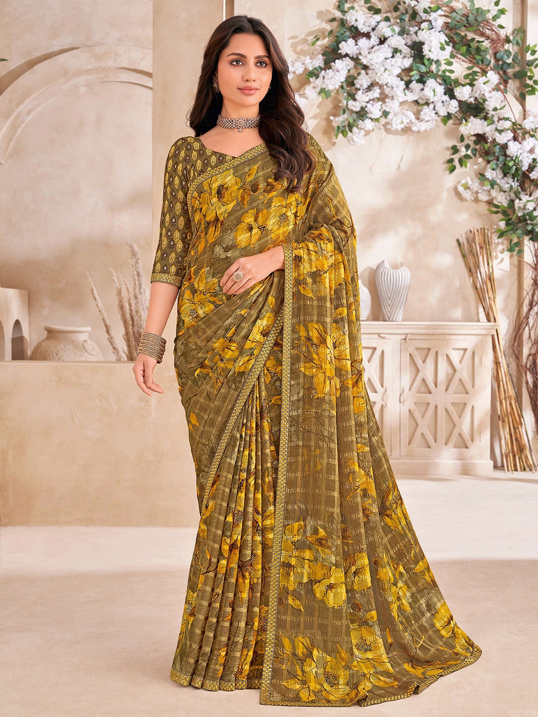 

Laxmipati Floral Printed Saree with Blouse Piece, Brown