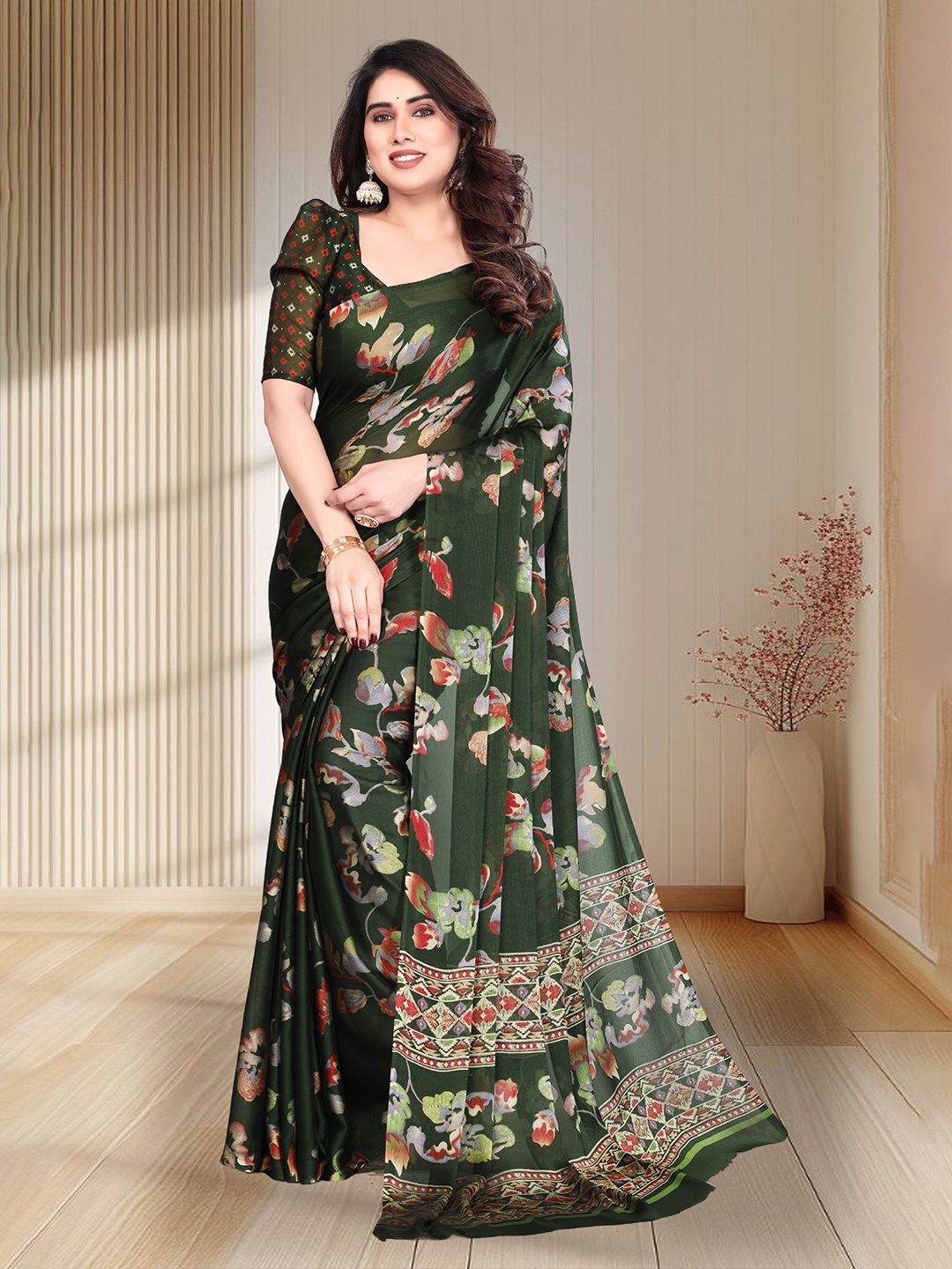 

MAGNEITTA Floral Printed Pure Chiffon Saree, Green