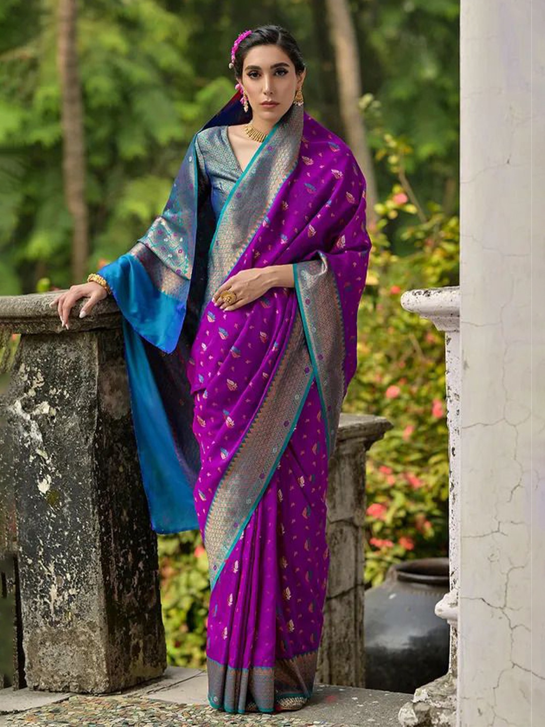 

MySilkLove Pansy Woven Design Zari Banarasi Saree, Purple