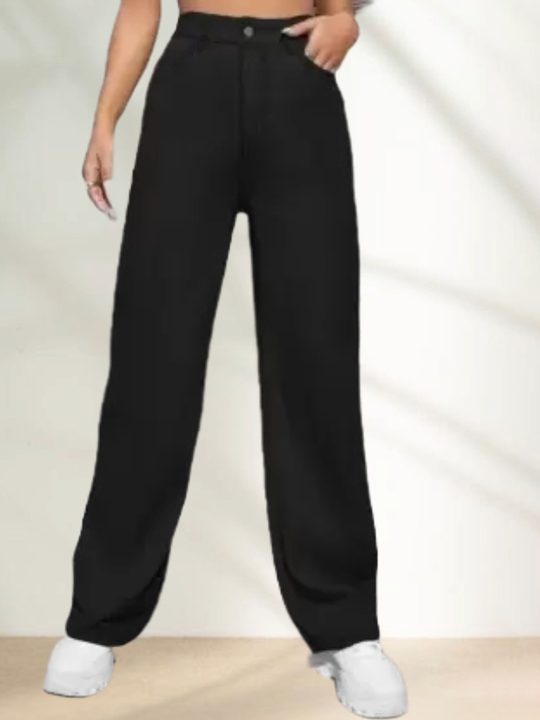 

LINARIA Women Classic Regular Fit Cotton Jeans, Black