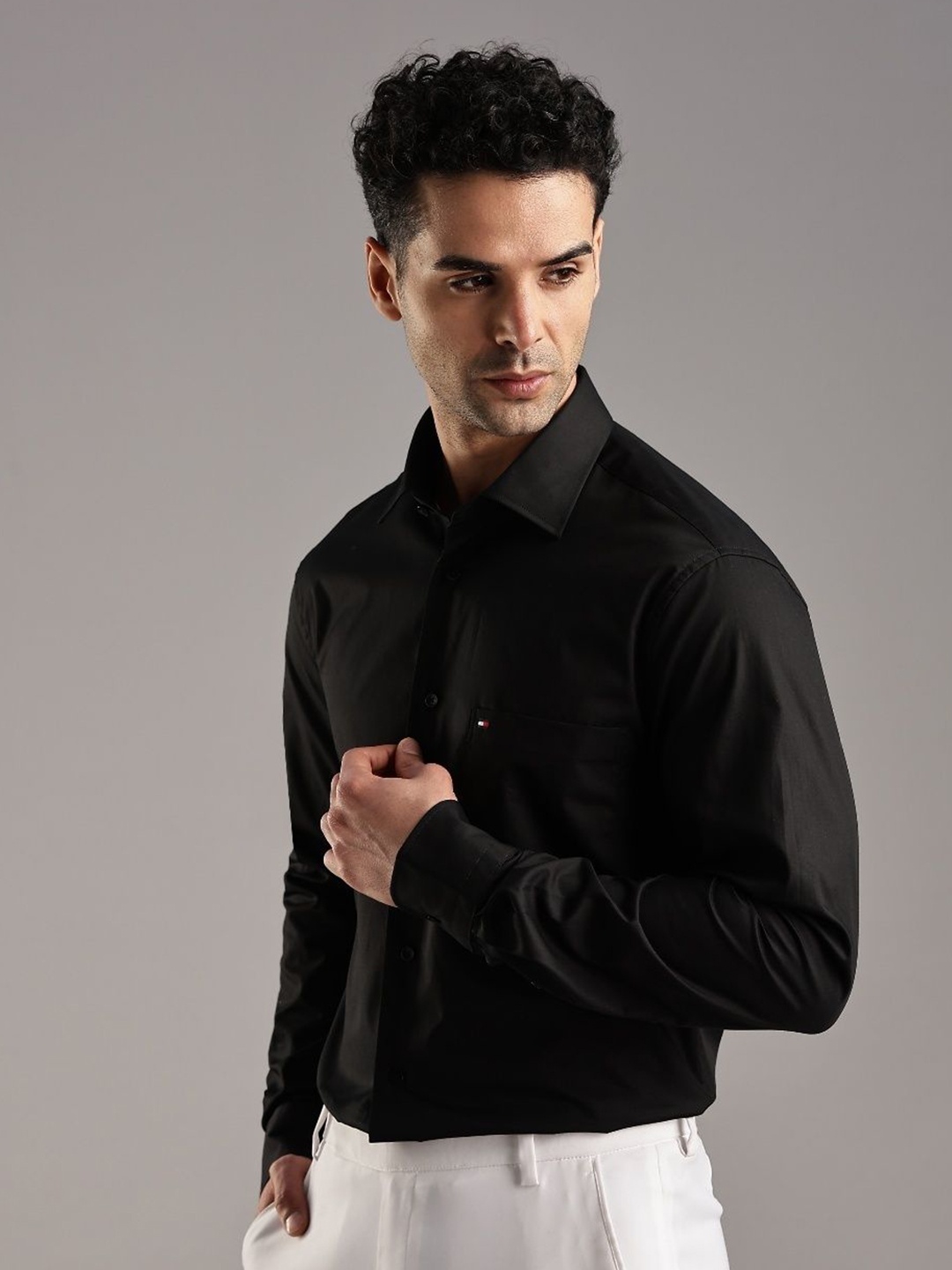 

Tommy Hilfiger Men Opaque Formal Shirt, Black