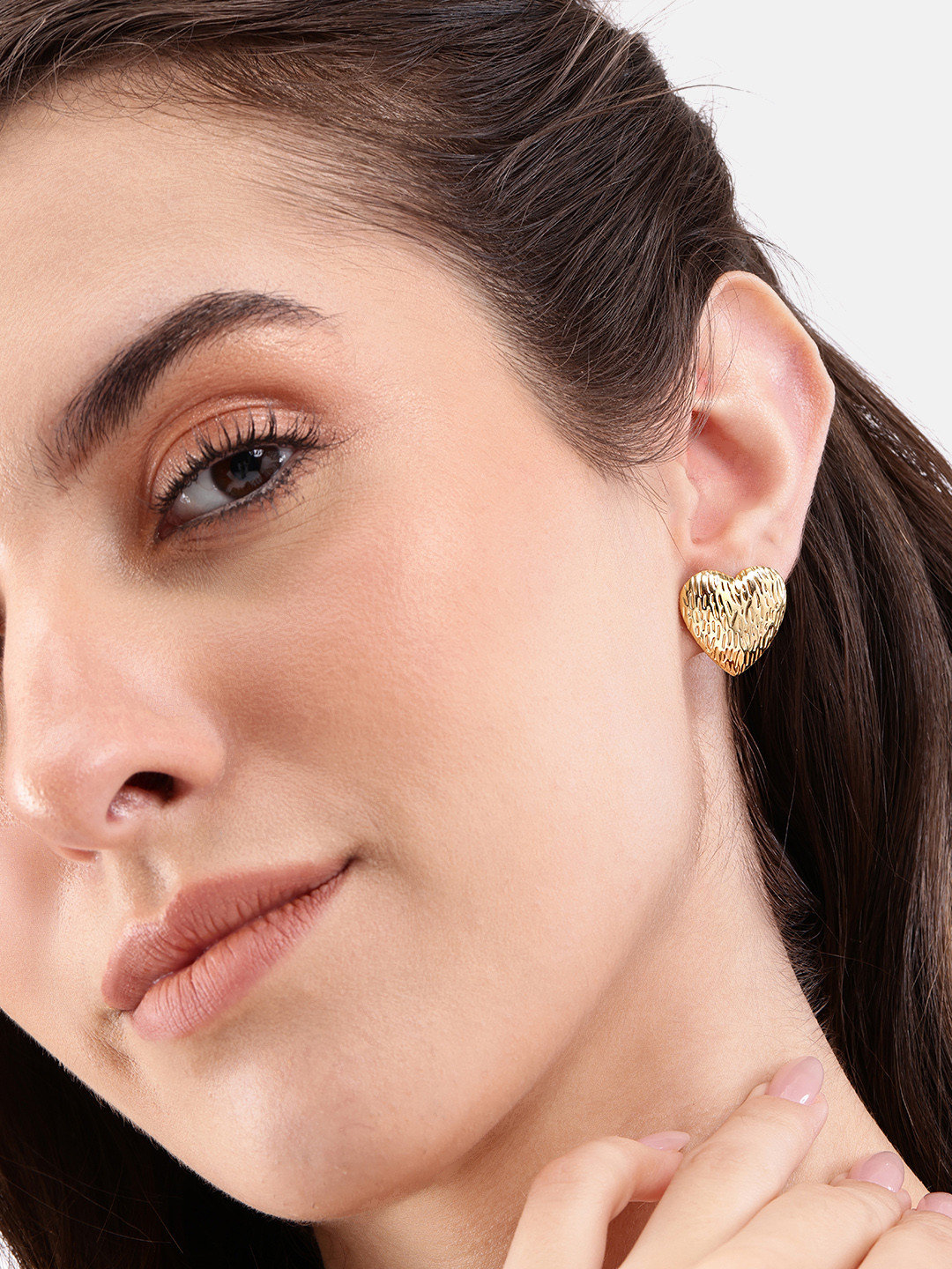 

DressBerry Heart Shaped Studs, Gold