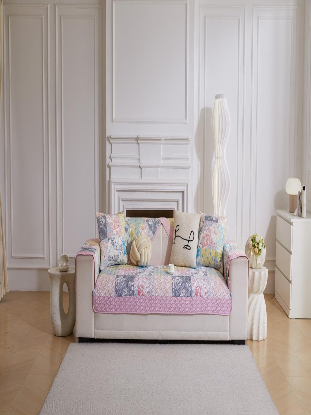 

HomeCloud Pink & White Printed Quilted Cotton 4 Seater Sofa Cover Seat Mats