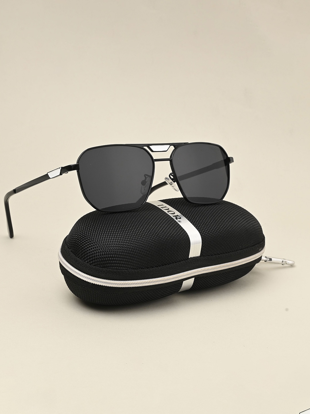 

Idor Unisex Fashion Square Sunglasses with UV Protected Lens, Black