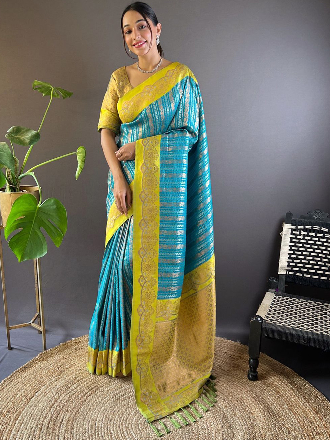 

House of Pataudi Woven Design Ethnic Kanjeevaram Saree With Blouse Piece, Blue