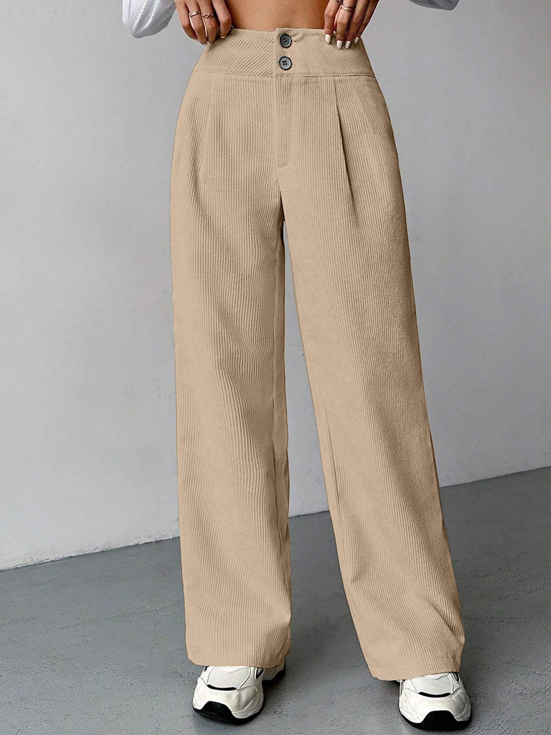 

RAJOVATI Women Loose Fit Mid-Rise Pleated Trousers, Cream