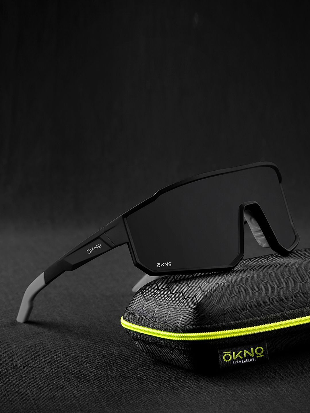 

OKNO Unisex Sports Sunglasses with Polarised and UV Protected Lens, Black