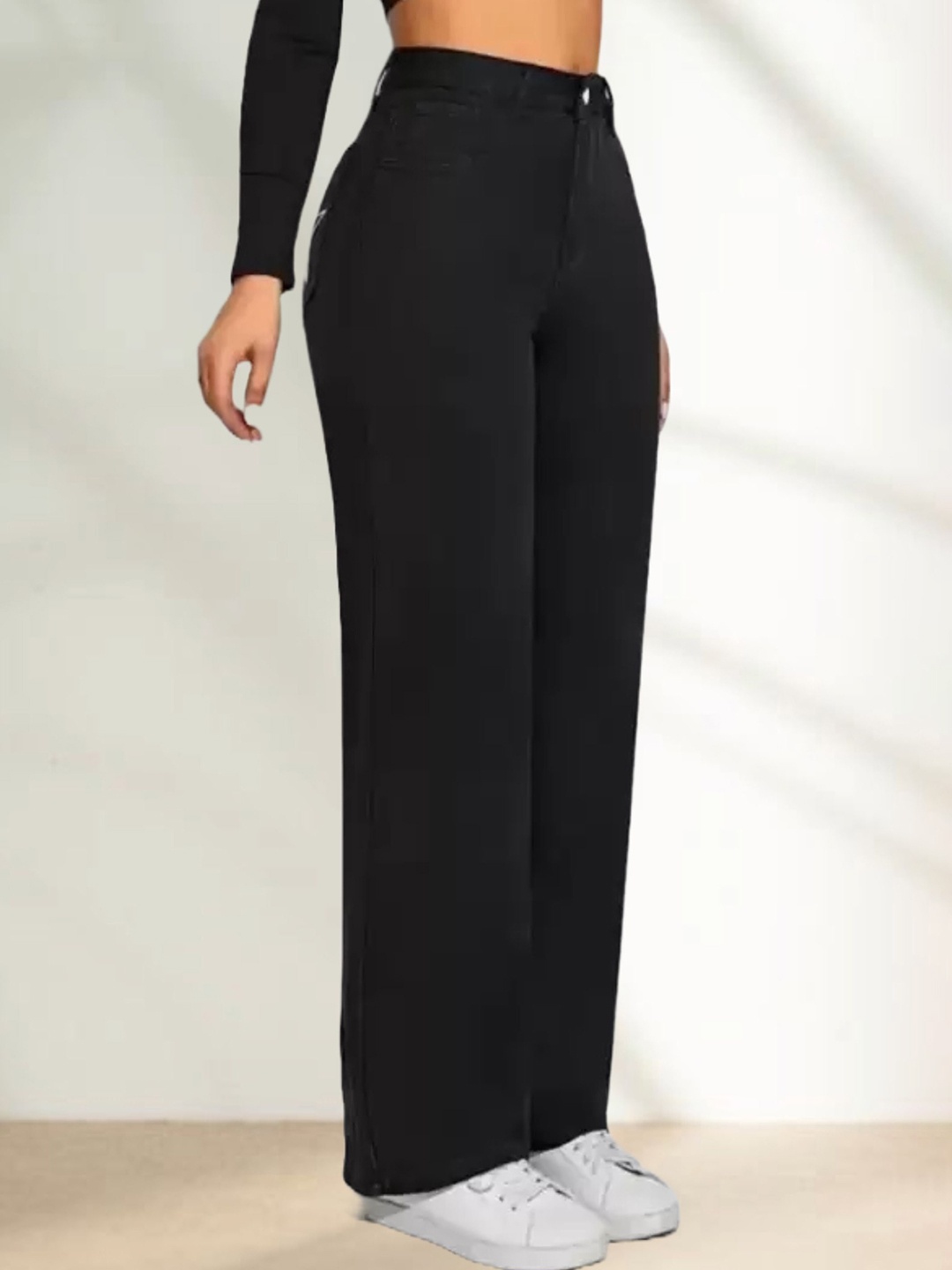 

LINARIA Women Classic Relaxed Fit Jeans, Black
