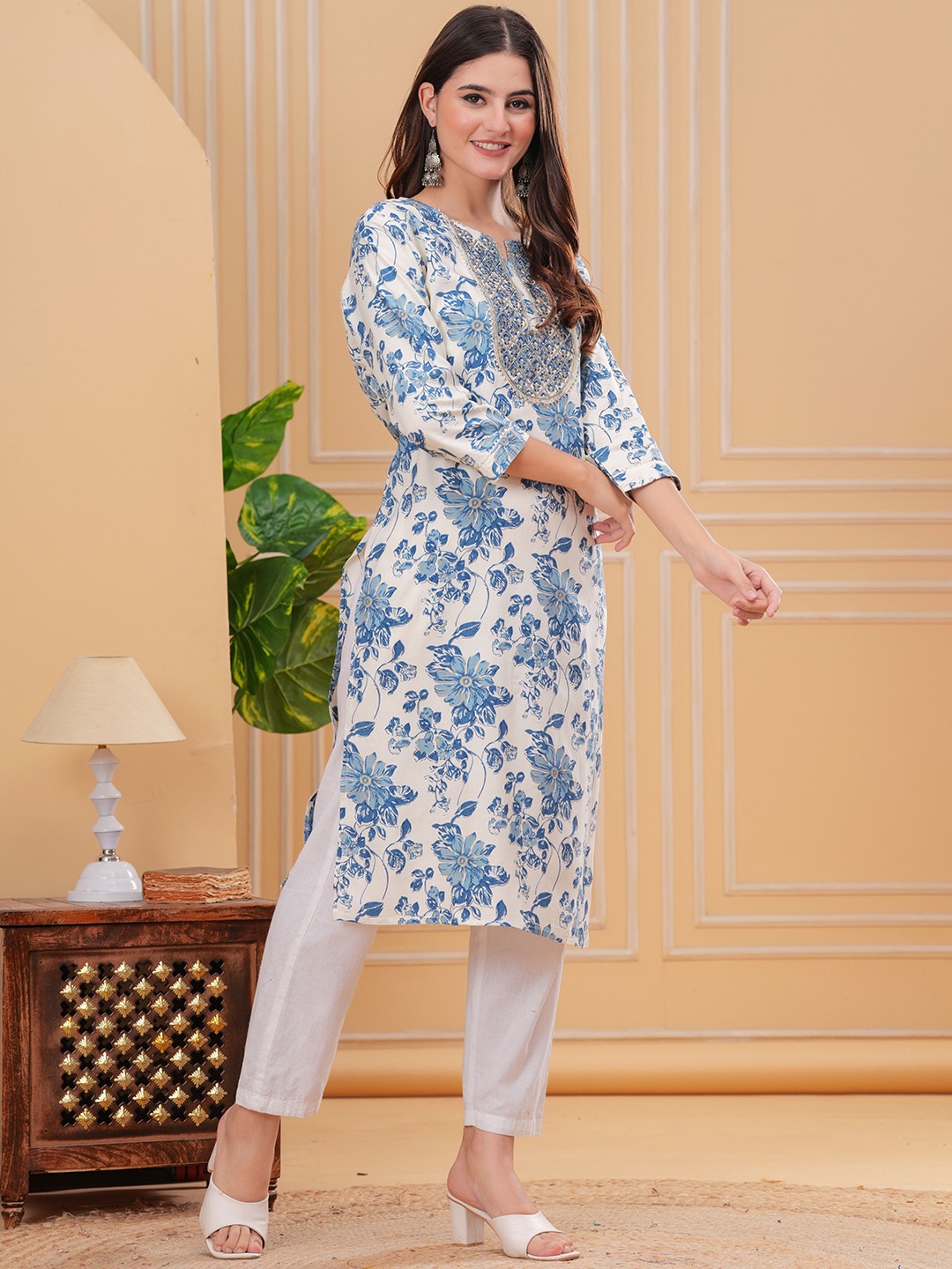 

PHYSIL Floral Printed Gotta Patti Round Neck Pure Cotton Straight Kurta, Blue