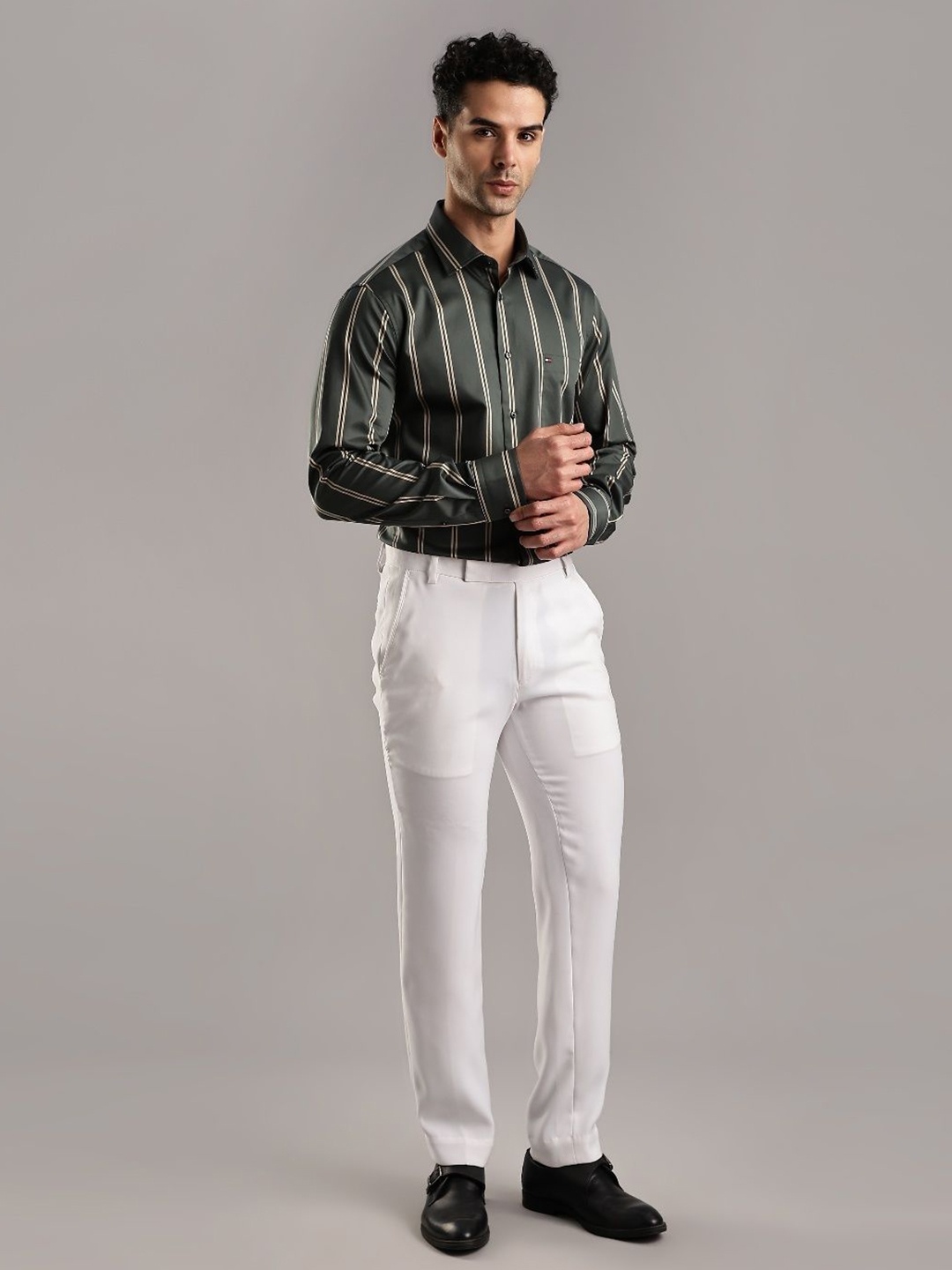 

Tommy Hilfiger Men Opaque Striped Formal Shirt, Olive