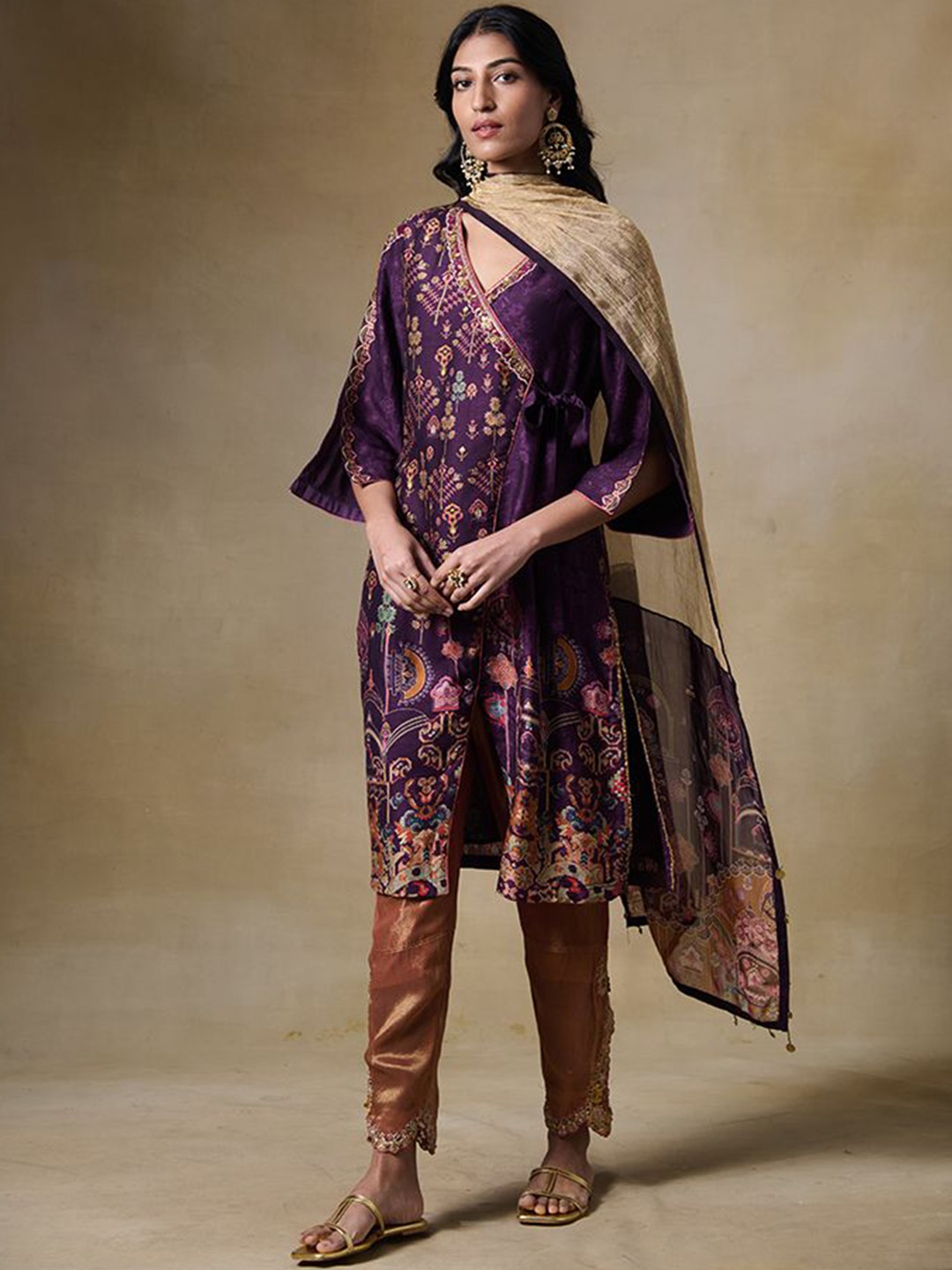 

SAUNDH Ethnic Motifs Printed V Neck Kurta With Palazzos & Dupatta, Purple