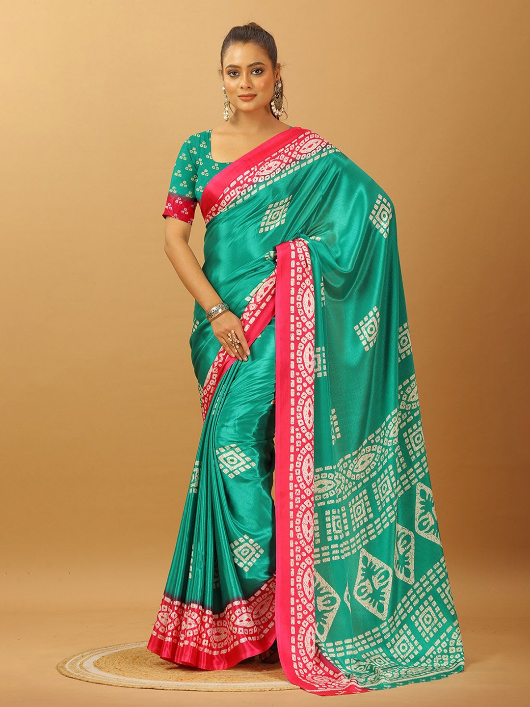 

VIRENDRA TEXTILES Ethnic Motifs Pure Crepe Saree, Green