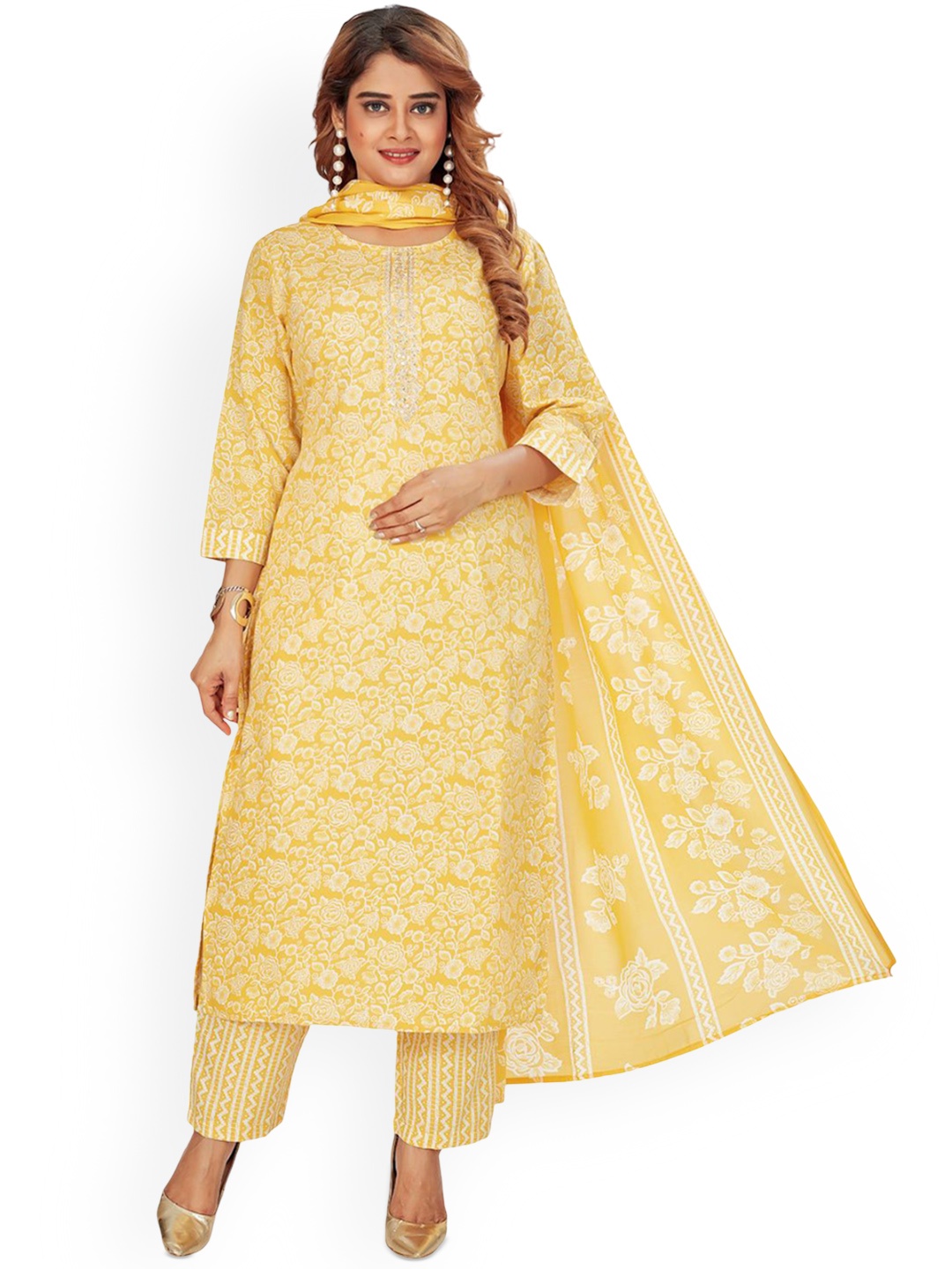 

Amchoor Floral Printed Straight Kurta with Trousers & Dupatta, Yellow