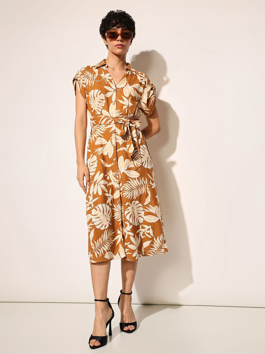 

ONLY Women Floral Print Shirt Collar Short Sleeves Shirt Midi Dress, Brown