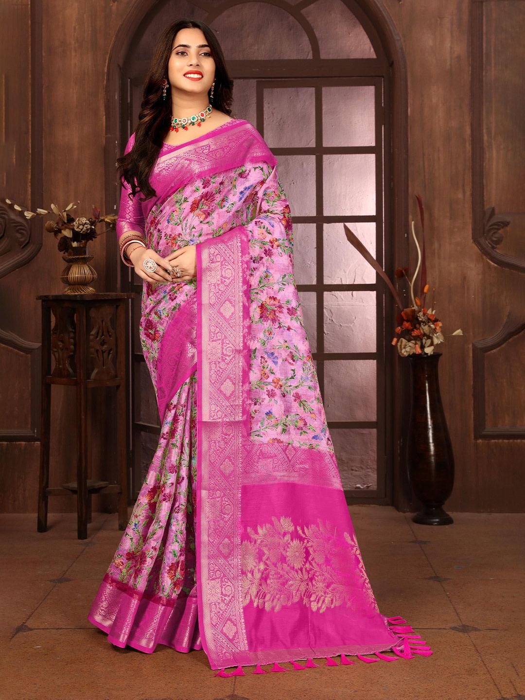 

VIRENDRA TEXTILES Woven Design Saree, Pink